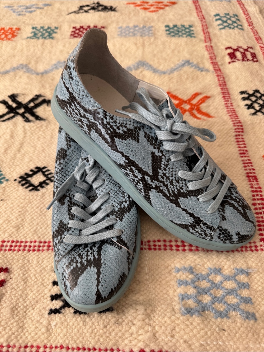 SCHUTZ Light Blue Snake-Print leather Sneakers 9.5 US